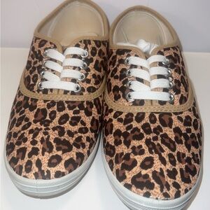 ♦️ Angel Steps Women's Adult Sneaker Casual‎ Shoes  Leopard 8.5W Used